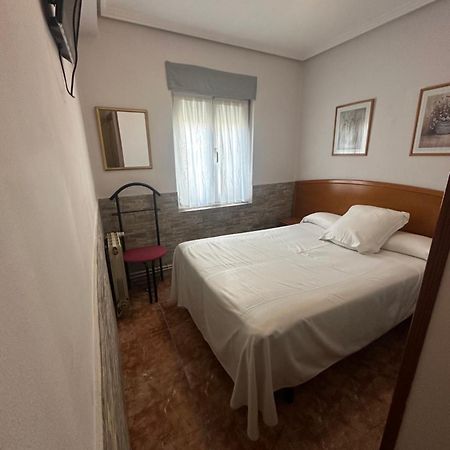 Pension Serafin Avilés Exterior foto