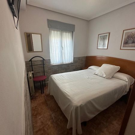 Pension Serafin Avilés Exterior foto