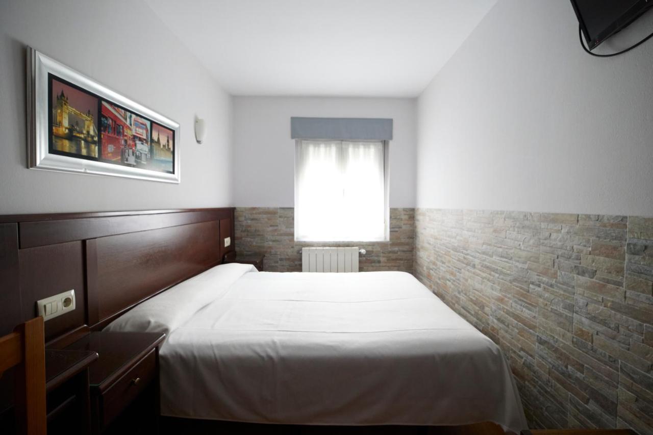 Pension Serafin Avilés Exterior foto