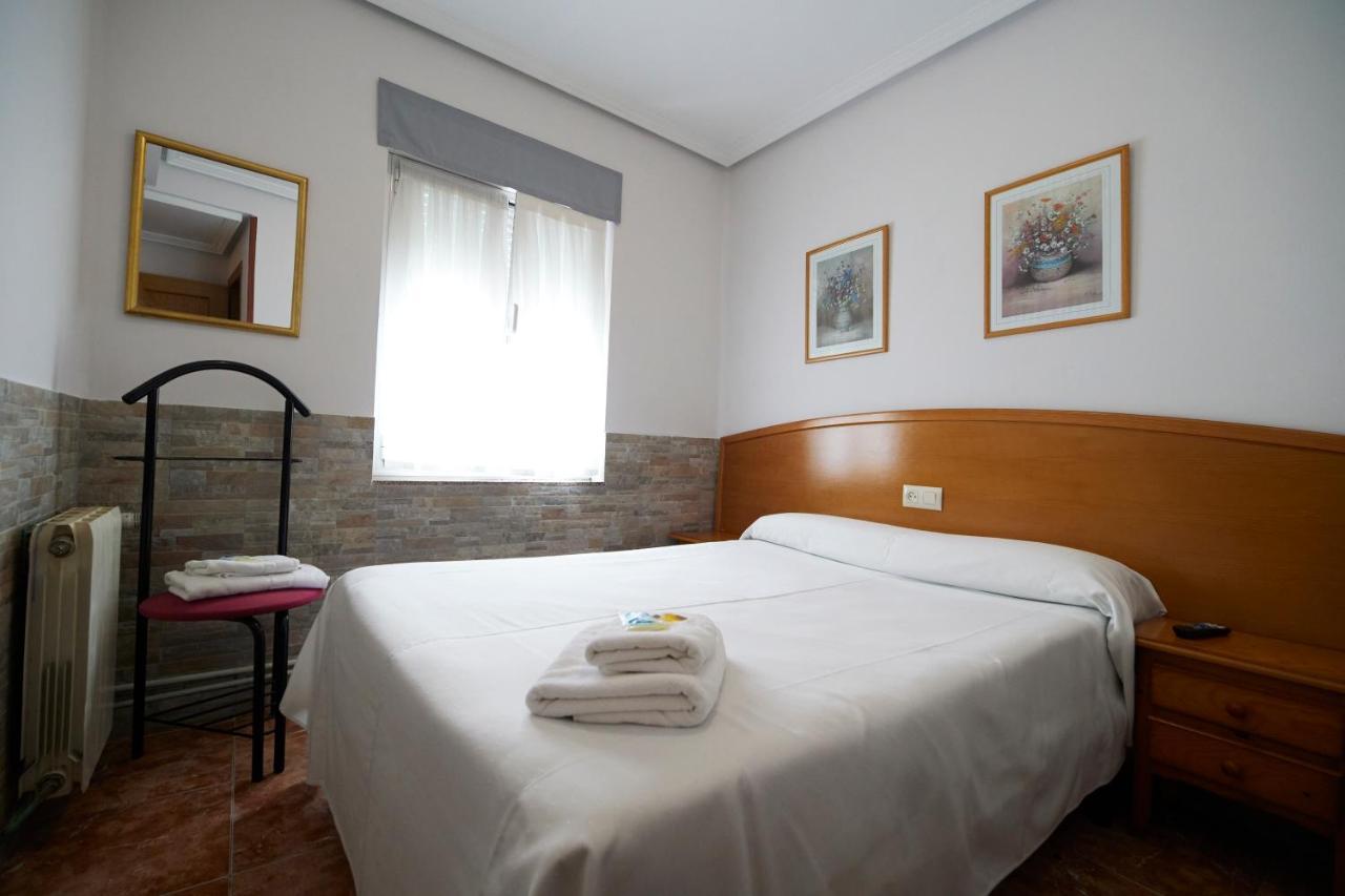 Pension Serafin Avilés Exterior foto