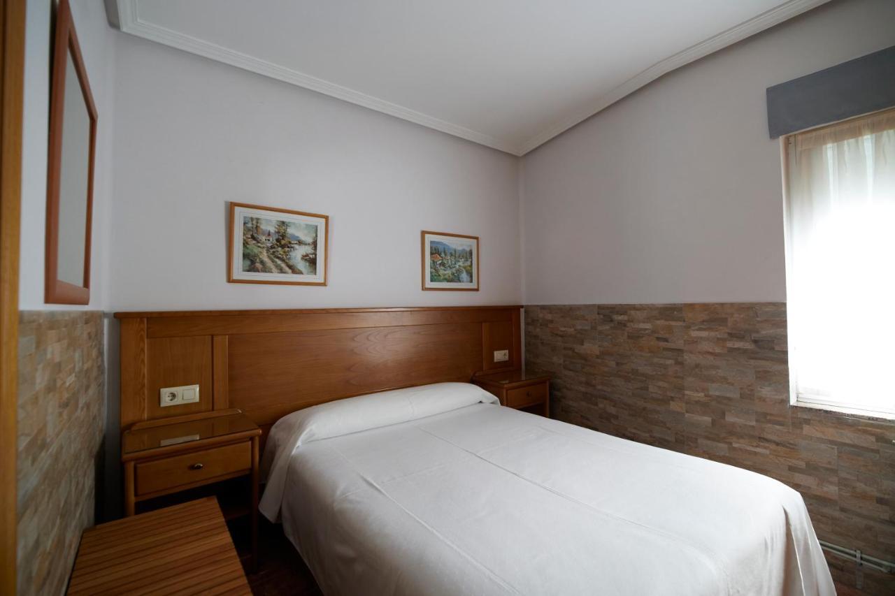 Pension Serafin Avilés Exterior foto