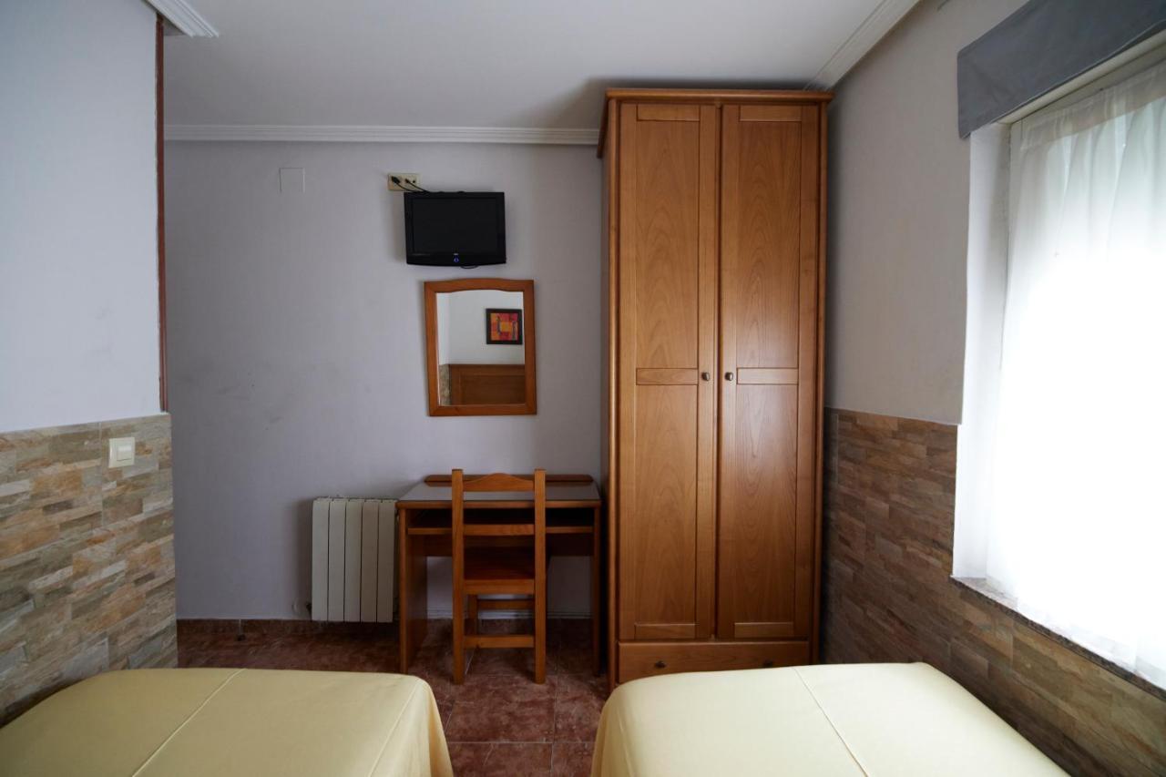 Pension Serafin Avilés Exterior foto