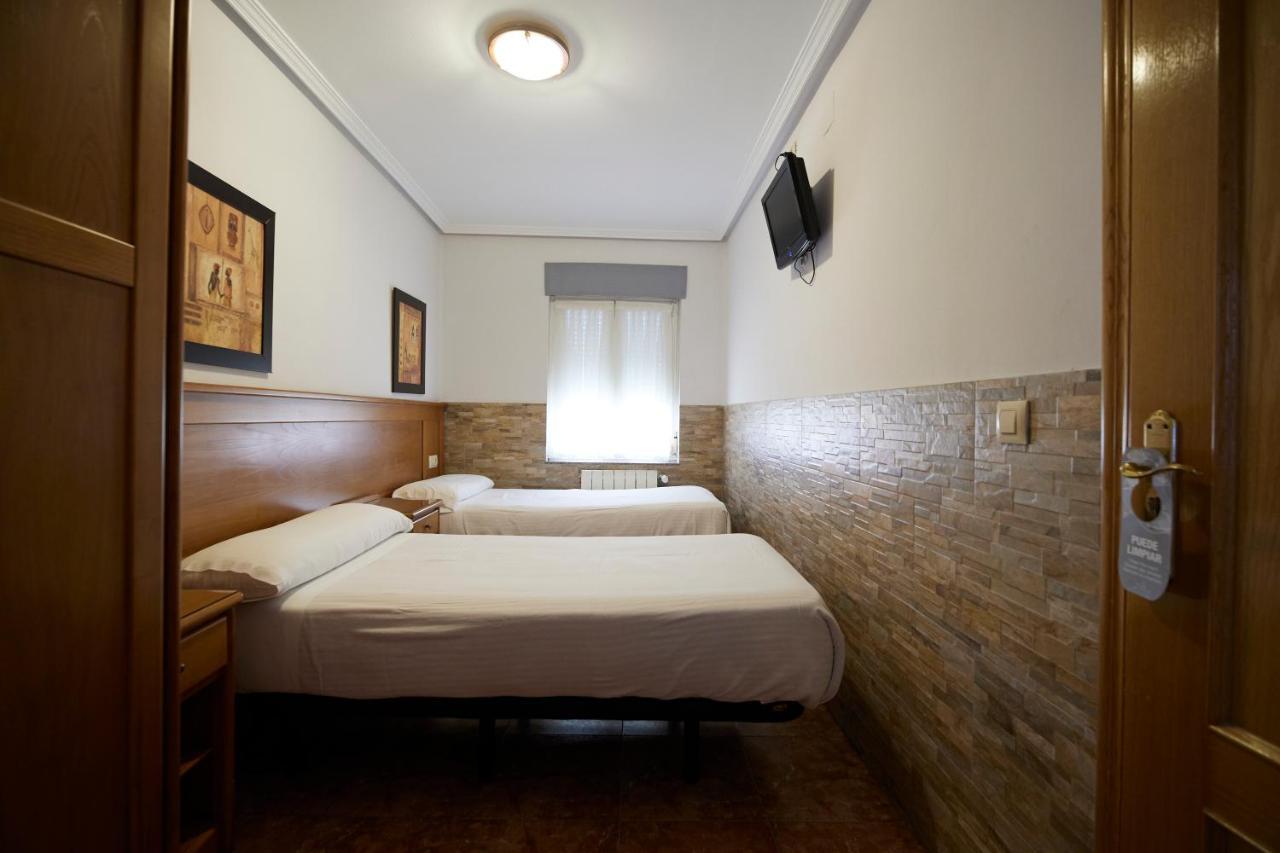 Pension Serafin Avilés Exterior foto