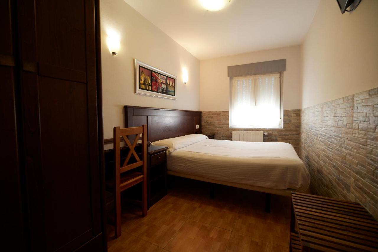 Pension Serafin Avilés Exterior foto