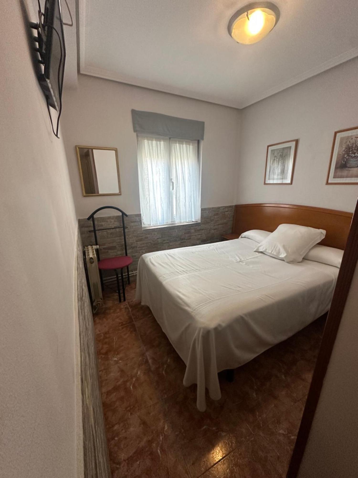 Pension Serafin Avilés Exterior foto