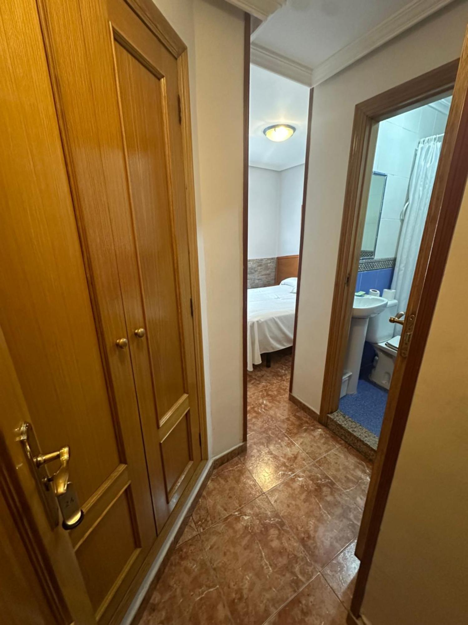 Pension Serafin Avilés Exterior foto